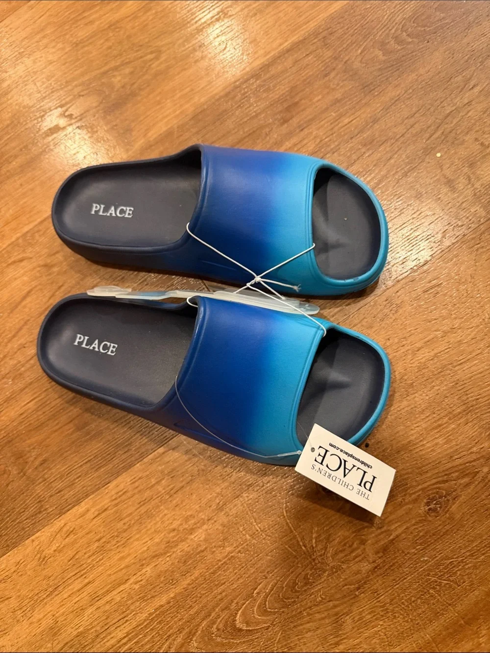size 5 The Children's Place Blue Ombre Slide Sandals